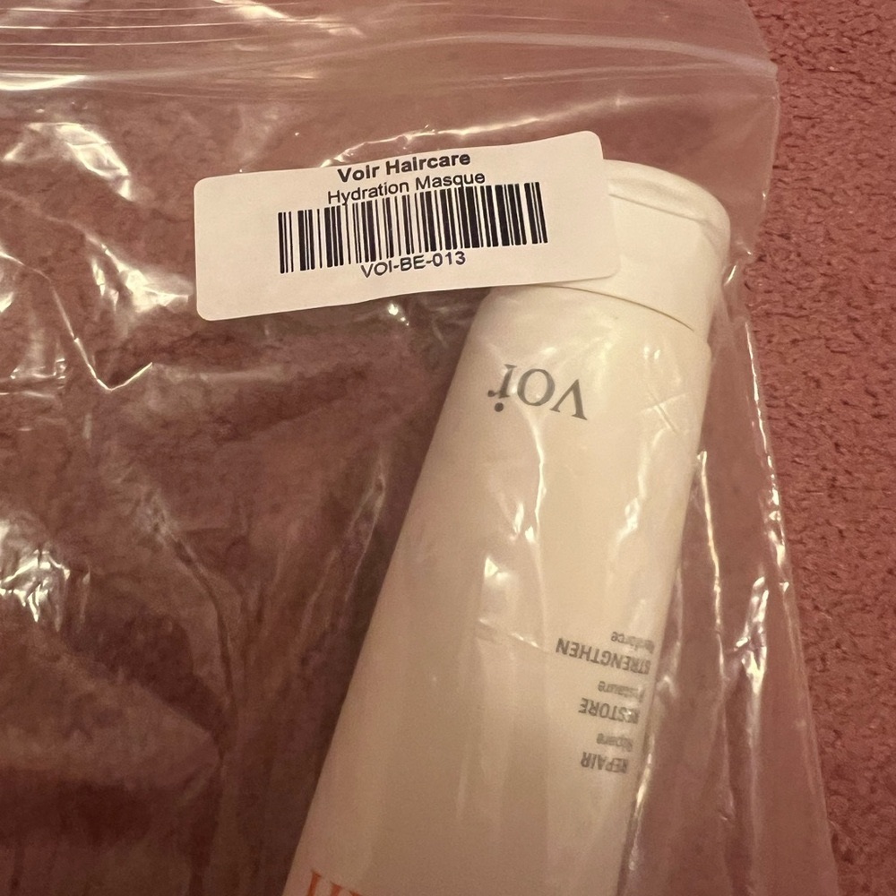 Voi Hair Moisture and Repair Masque - Picture 4 of 4